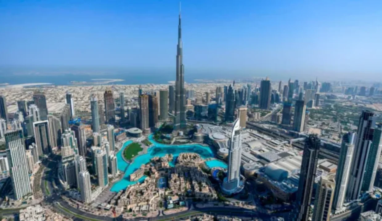 Dubai & Abu Dhabi Property Sales Hit Record $52.8bn in Q3مبيعات العقارات في دبي وأبوظبي تسجل رقماً قياسياً عند 52.8 مليار دولار في الربع الثالث